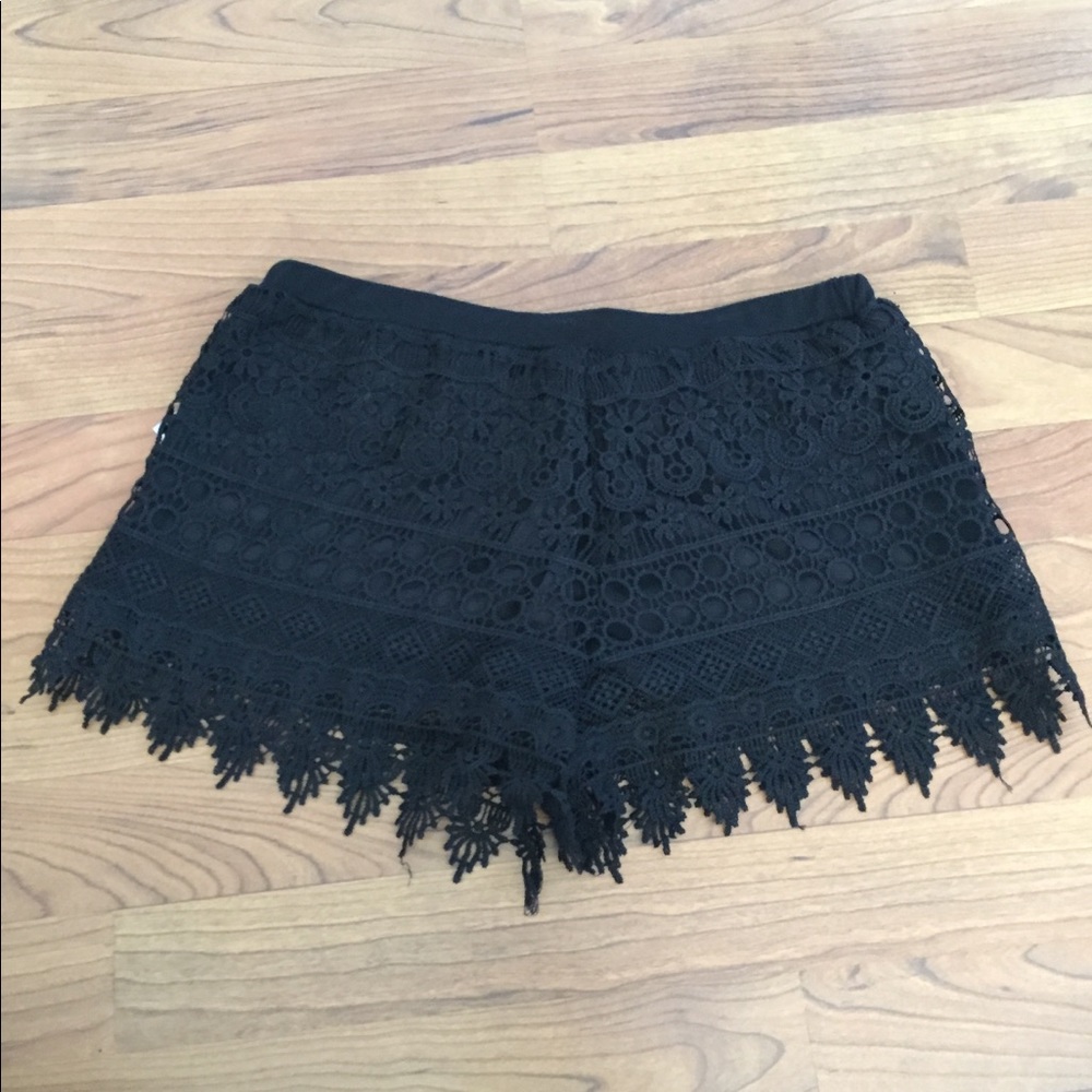 NWT cloth and lace shorts